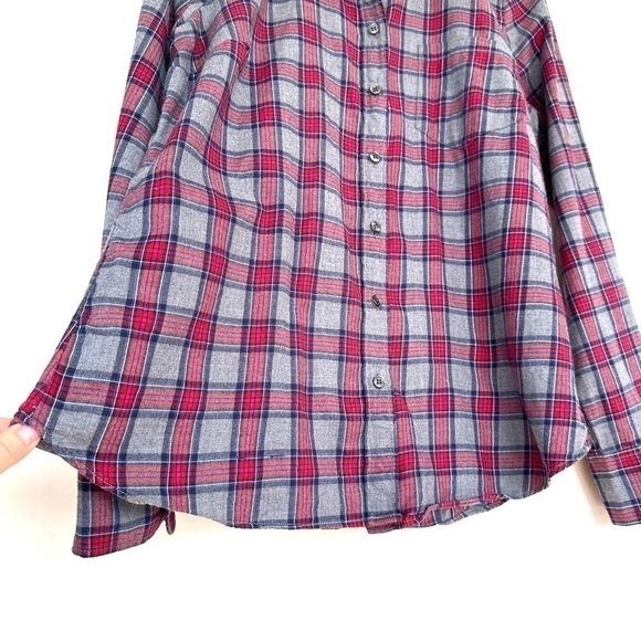 J. Crew button  down shirt with long sleeves in 💯 cotton flannel, plaid - Picture 6 of 9